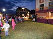 Rozsvícení vánočního stromu u MŠ